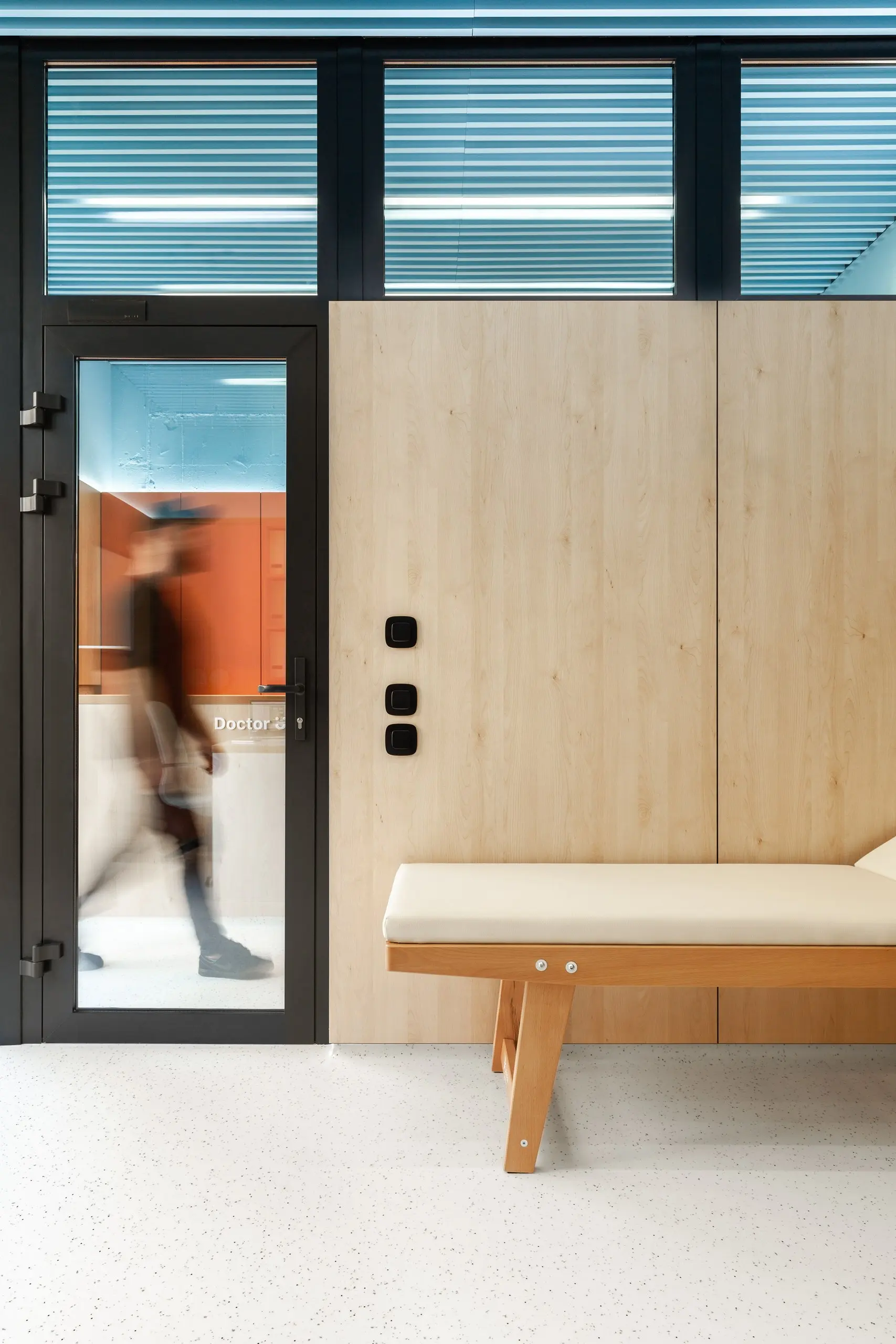 DOCTOR U. — medical interior, photo 10