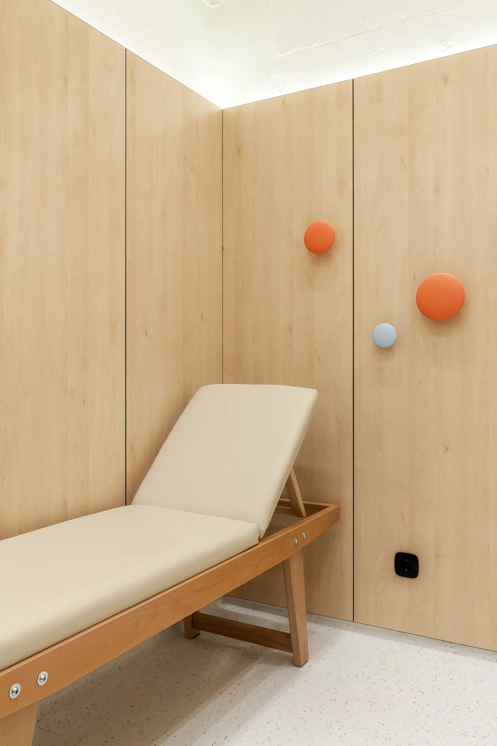 DOCTOR U. — medical interior, photo 14