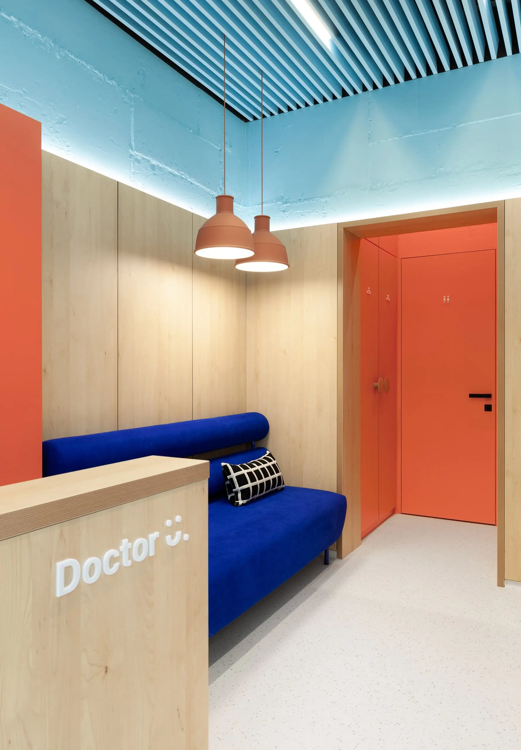 DOCTOR U. — medical interior, photo 1