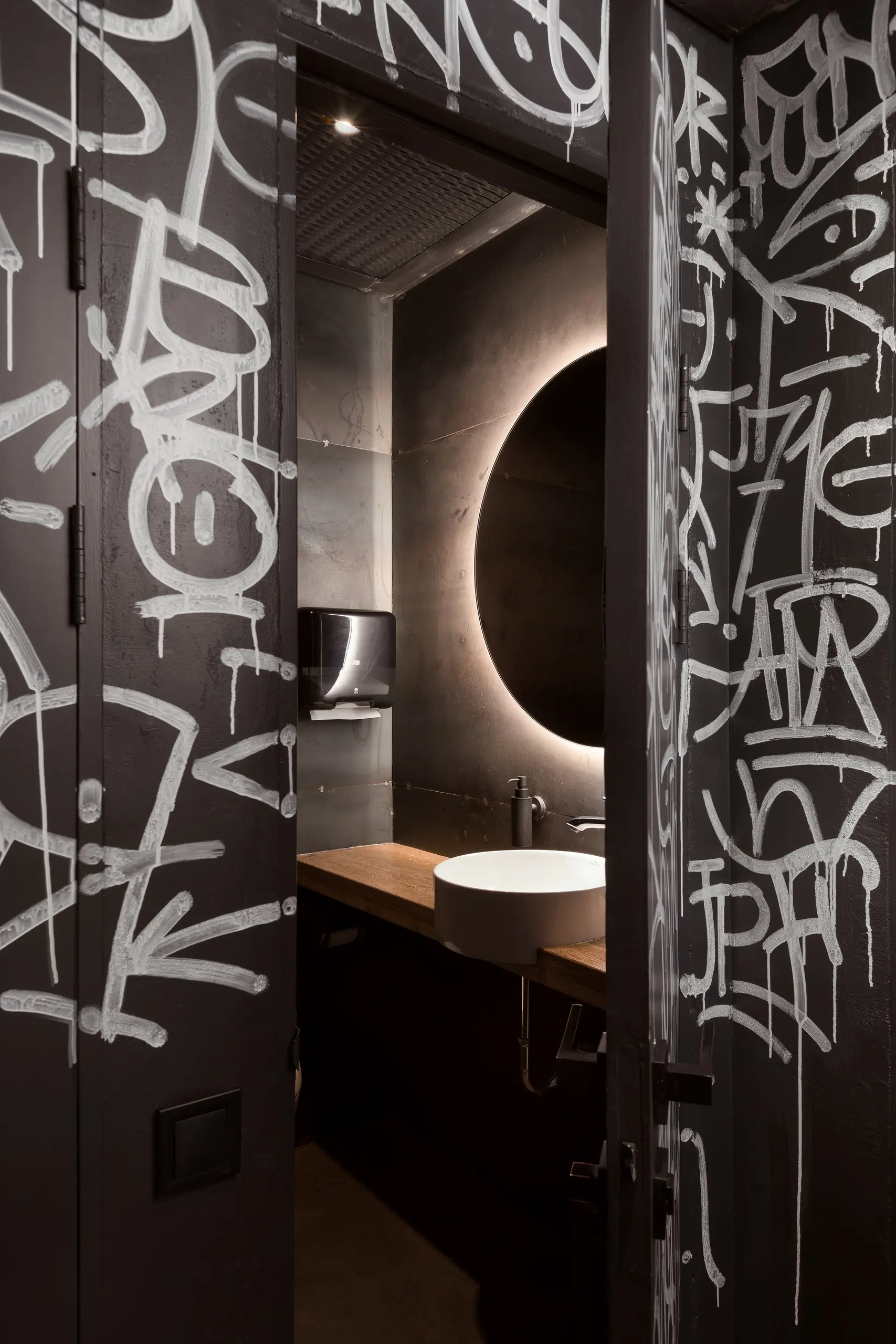 PUNKRAFT — bar interior, photo 9